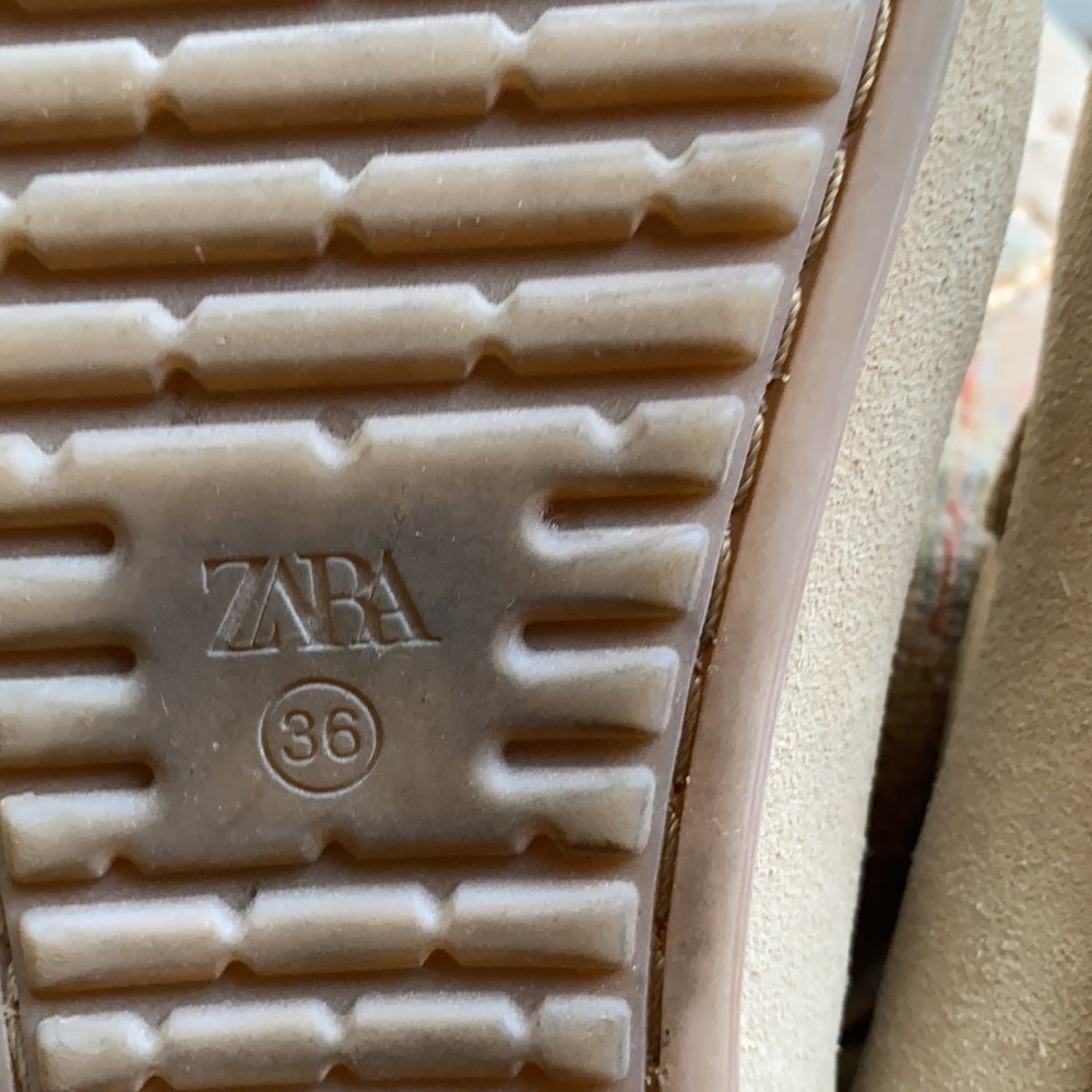 ZARA Boys Collection Kids Size 36, Beige EU Suede.Wearing once. - Picture 4 of 5